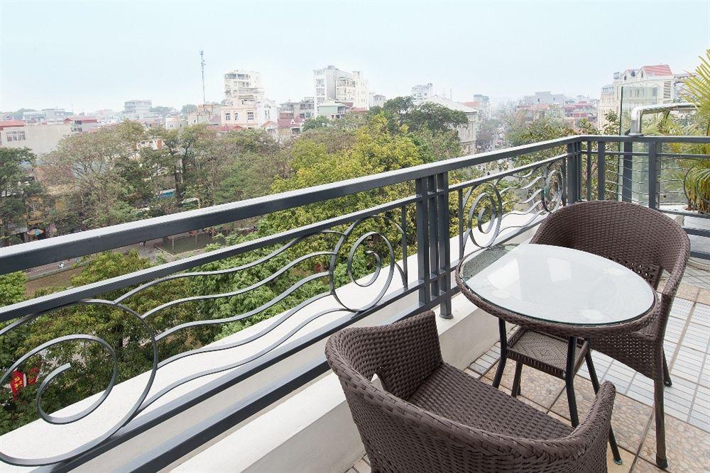 Le Carnot Hotel Hanoi Buitenkant foto